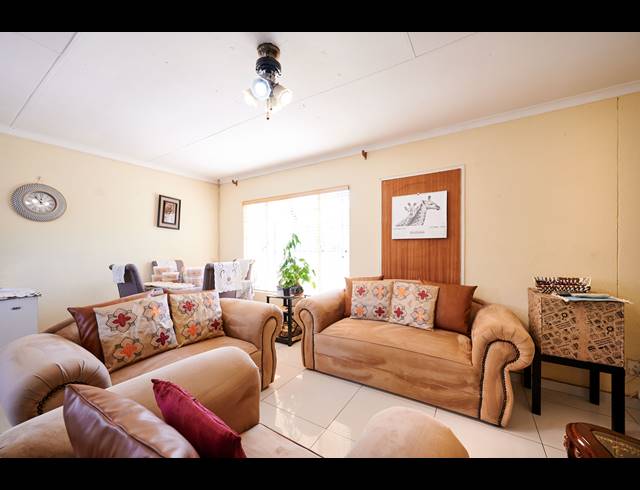 3 BEDROOM HOUSE FOR SALE IN VORNA VALLEY